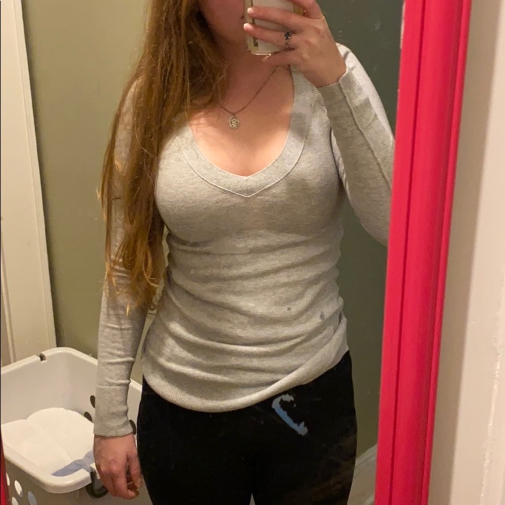 American Eagle Small Gray V neck sweater